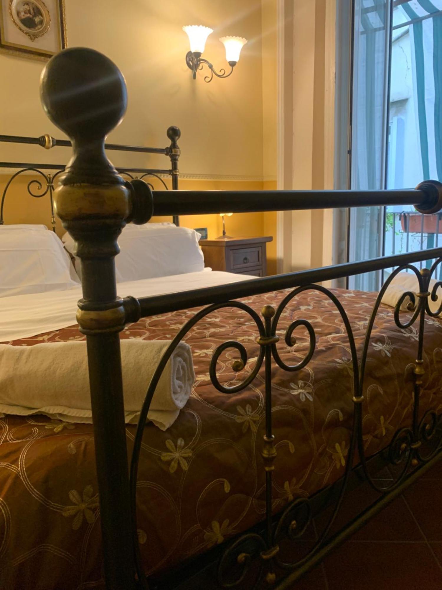 Hotel PIGNATELLI Napoli Exterior foto